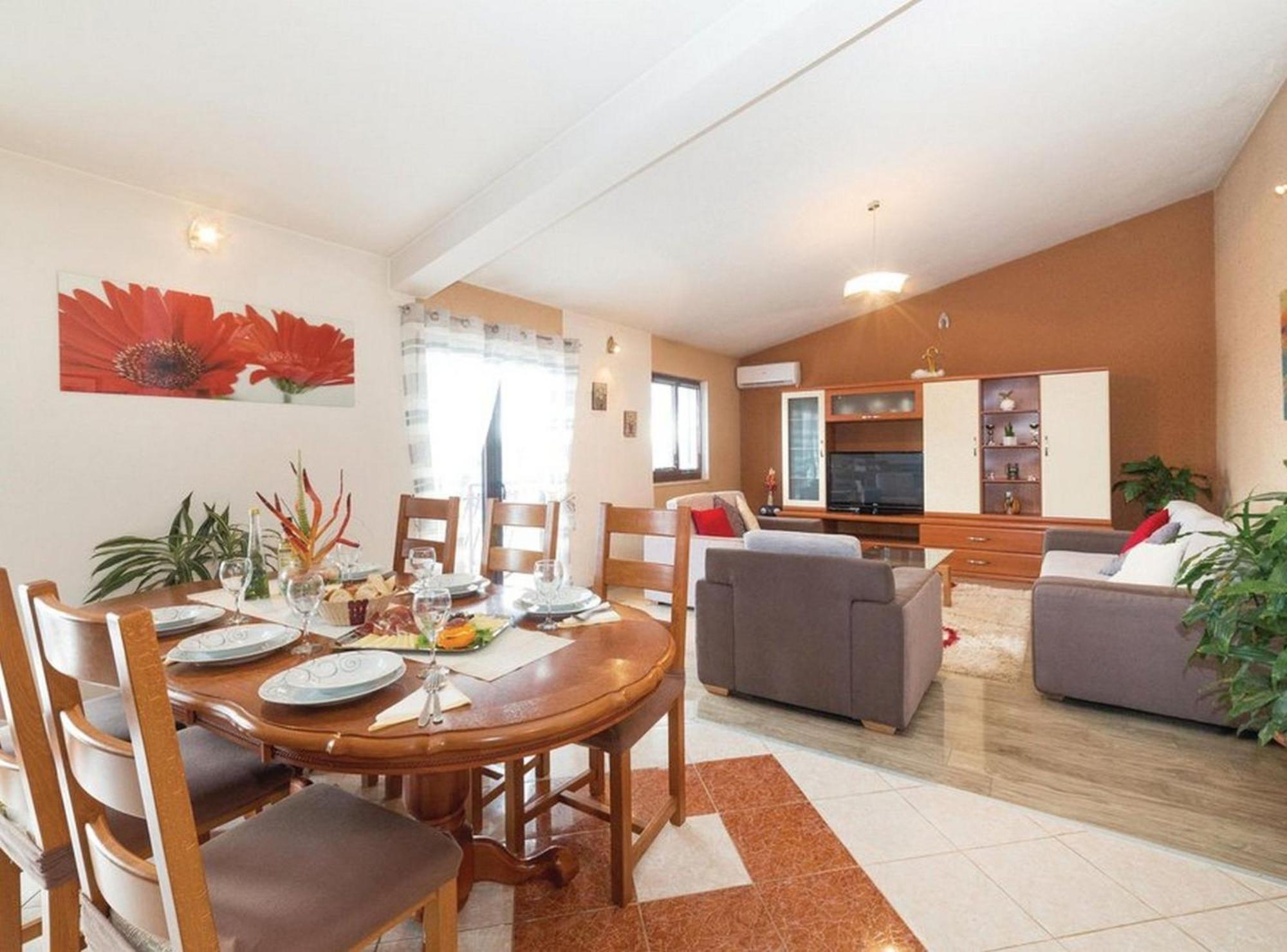 Mediterranean Stylish Villa With Pool In Kastel Stari คาชเตลา ภายนอก รูปภาพ